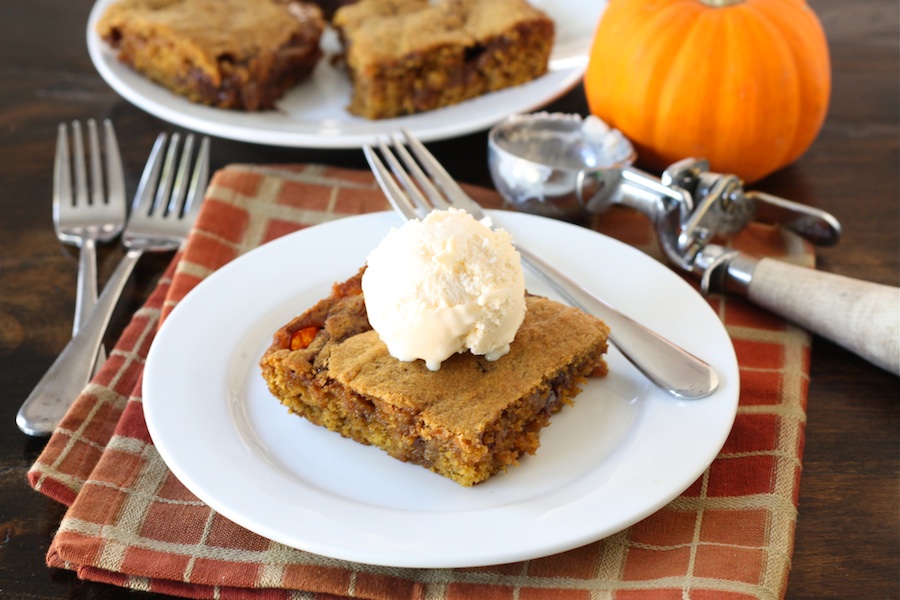 TKBlog-Ooey-Gooey-Caramel-Pumpkin-Blondies1