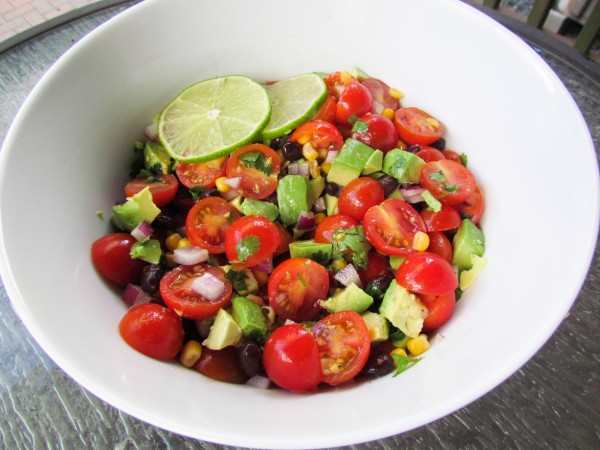 Healthy, Easy Mexican Salad on DailyKaty.com