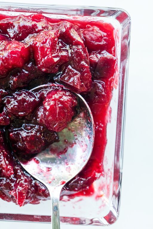 Thanksgiving Recipes: Citrus-Infused Cranberry Sauce