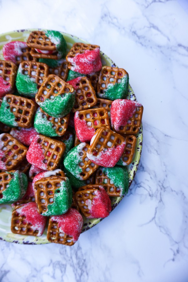 Peppermint Chocolate Pretzels {Recipe}