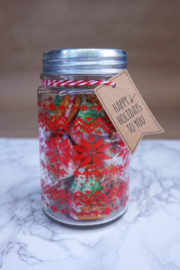 Peppermint Chocolate Pretzels {Recipe}