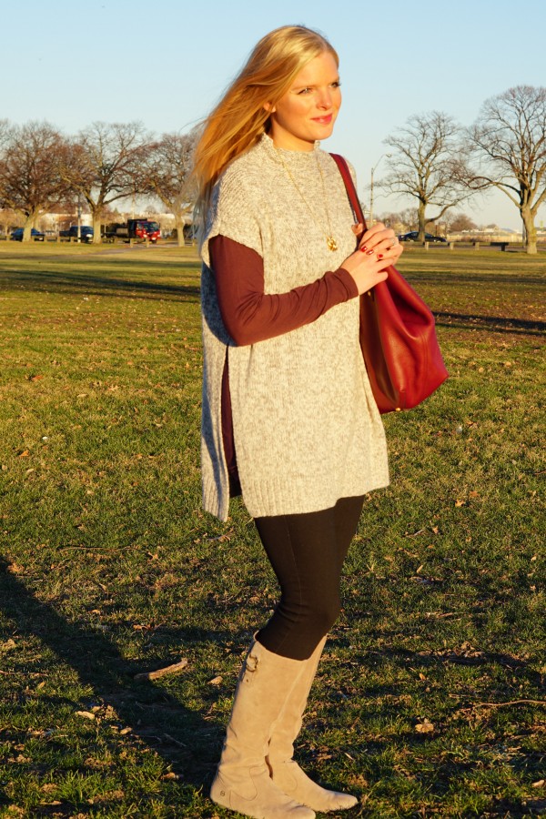 Poncho style & the perfect everyday bag (comes in lots of colors) on DailyKaty.com