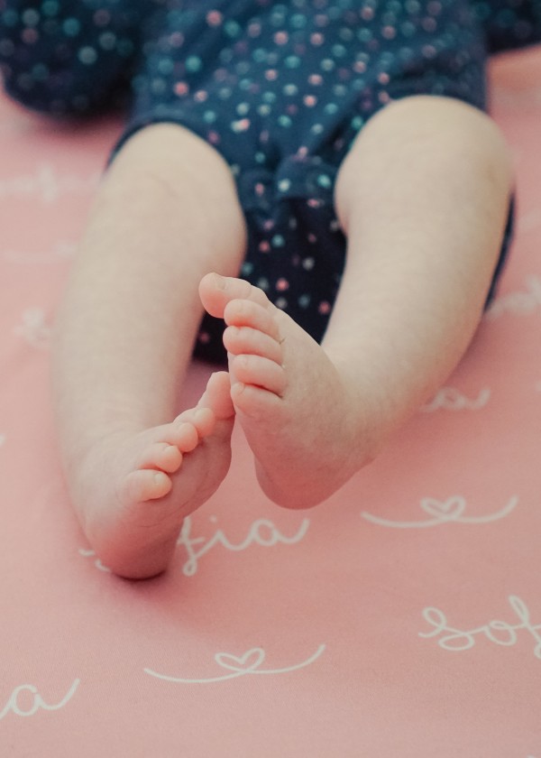 Baby-Feet-Newborn-Photos